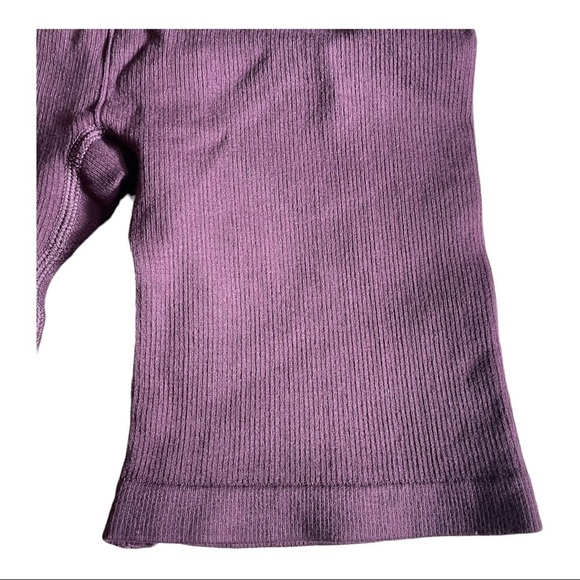 Fabletics Cloud Seamless High-Waisted 7" Short bright burgundy - Picture 7 of 14